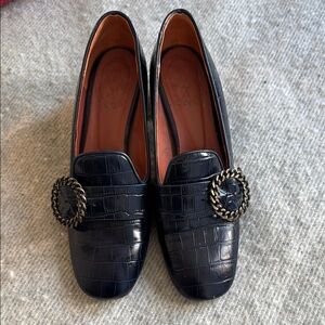Navy Croc-Embossed block heel.
